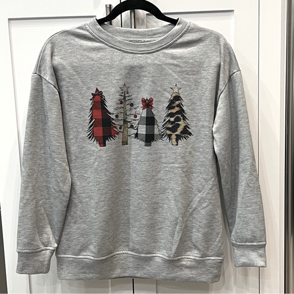 unbranded Tops - Women’s Christmas Tree Crewneck Sweatshirt Sz S